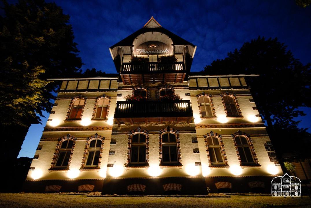 Apartamento Franciszek Przy Parku Szwedzkim Szczawno-Zdroj Exterior foto